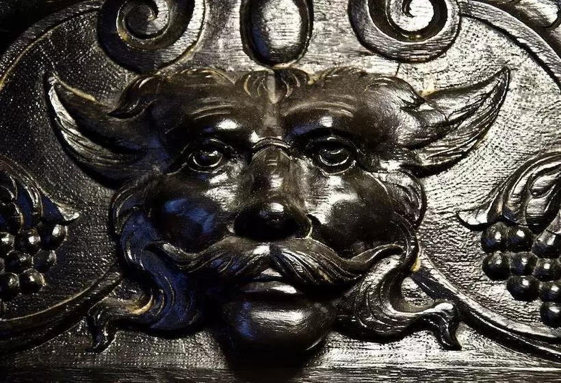 Halfway House Inn & Cottages