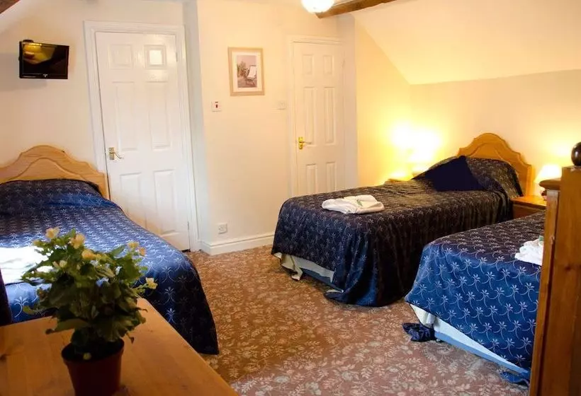 Halfway House Inn & Cottages