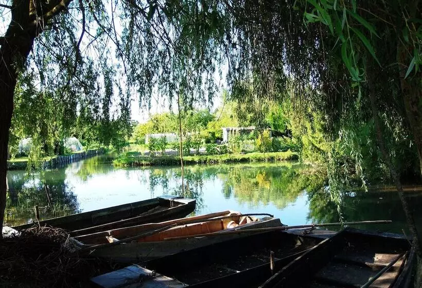 هتل Camping De Bourges