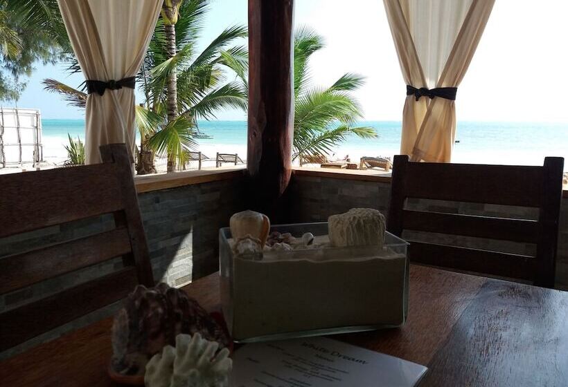 酒店 White Dream Lodge & Restaurant