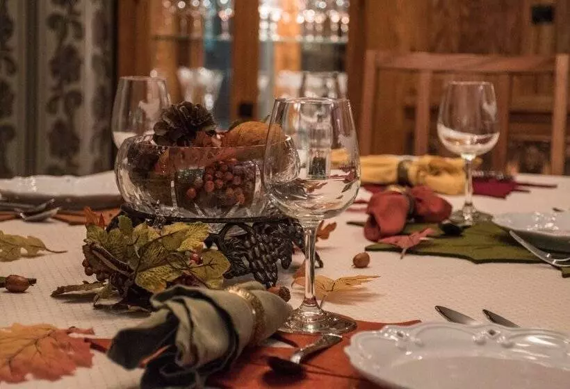 The Speckled Hen Inn B&b