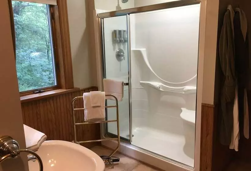 The Speckled Hen Inn B&b