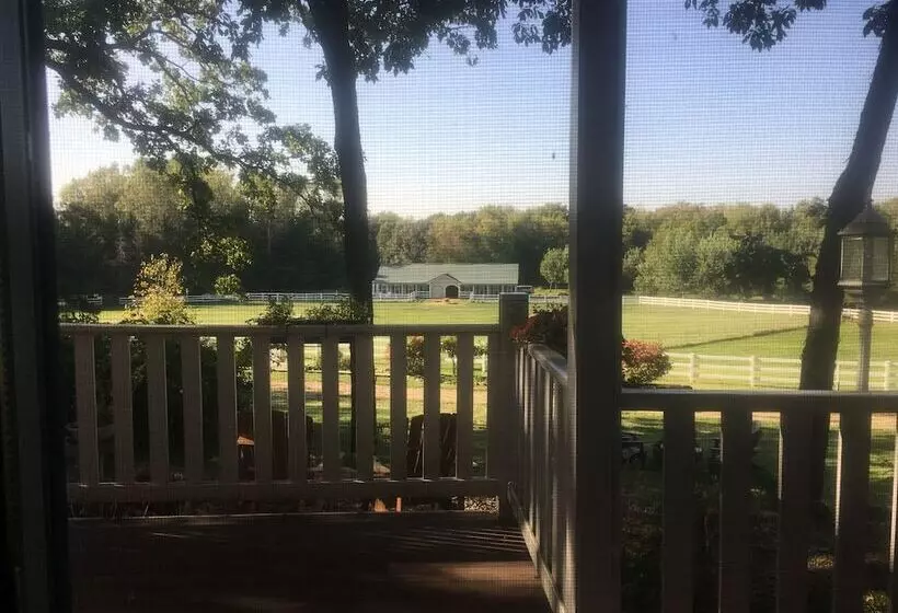 The Speckled Hen Inn B&b