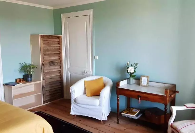 تختخواب و صبحانه Chambres D Hôtes Les Jardins De La Cathédrale