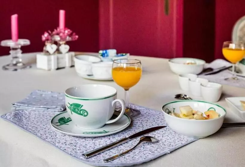 تختخواب و صبحانه Les Glycines