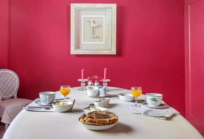 تختخواب و صبحانه Les Glycines