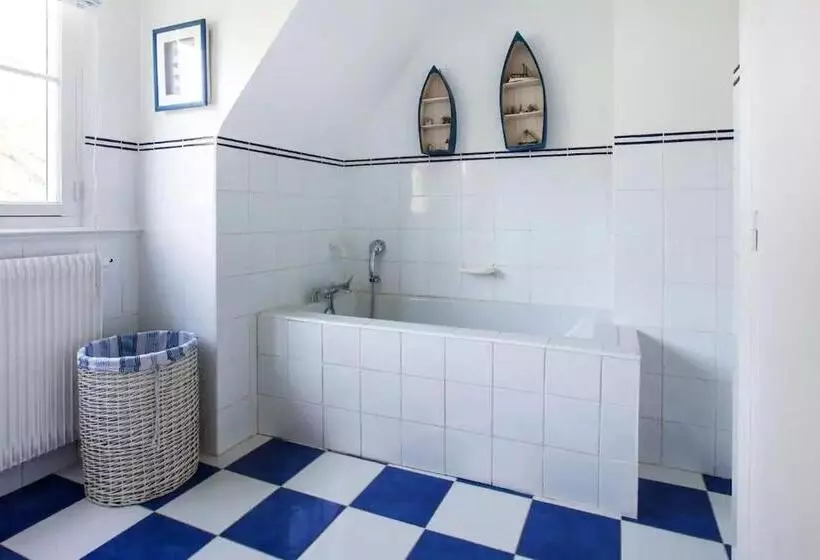 تختخواب و صبحانه Les Glycines