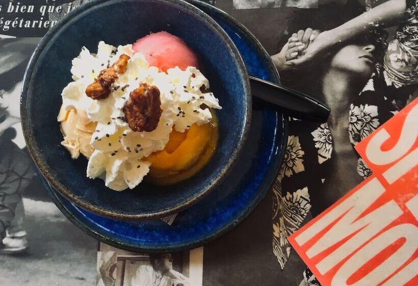 تختخواب و صبحانه Maison Raphaël Kafka