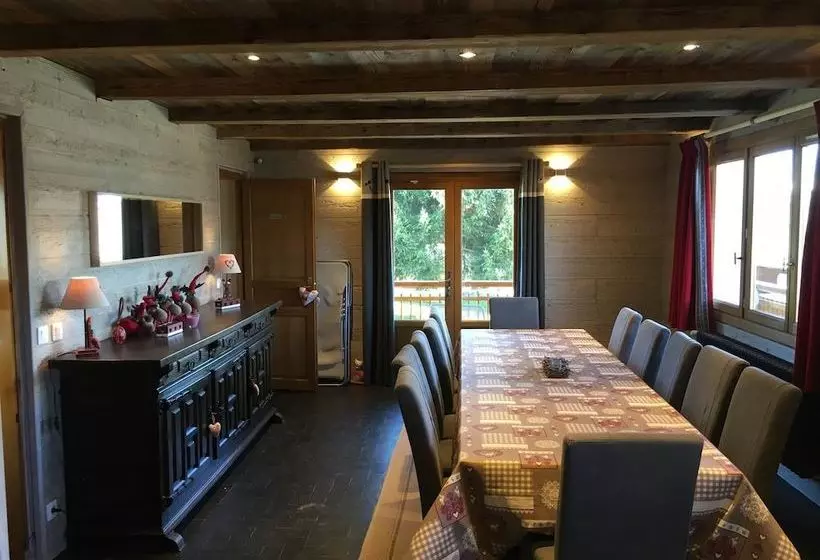 Chalet Campanules