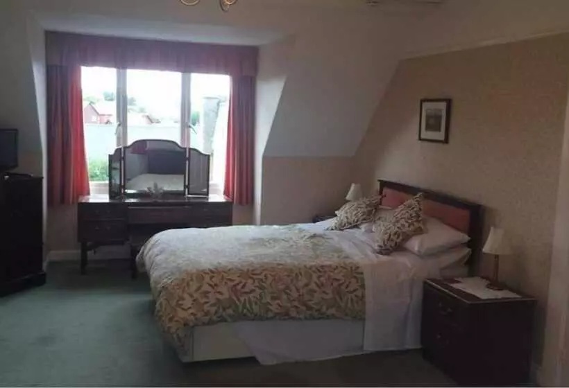 Hillcrest House Bed & Breakfast