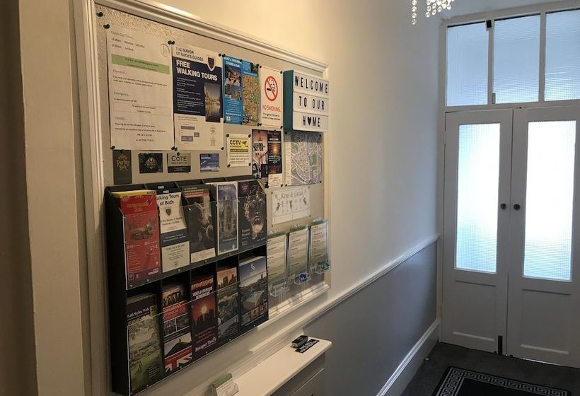 Pensió Lynwood House