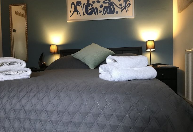 Pensió Lynwood House