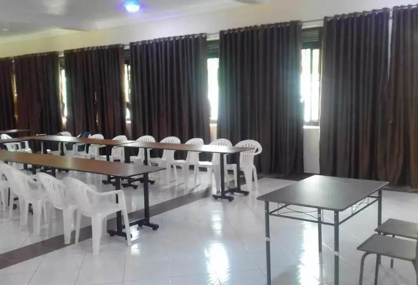 تختخواب و صبحانه Mparo Guest Apartments