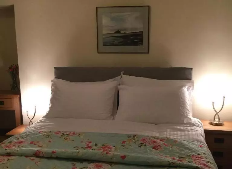 تختخواب و صبحانه The Snug @ Corry Cottage