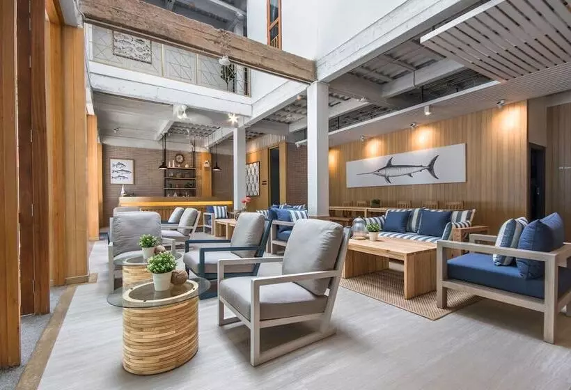 ホテル Mimi And Jim Coliving Space