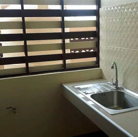هتل Siri Apartment