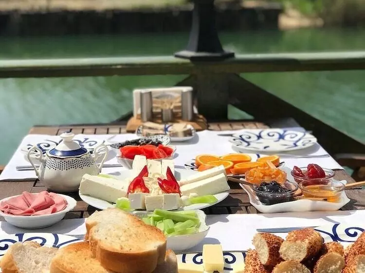 Hotelli Sweet Home River