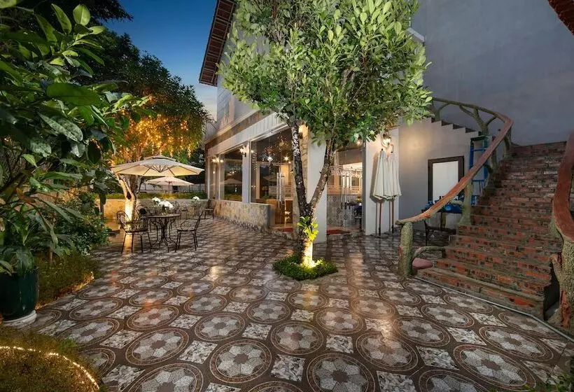 Tam Coc Holiday Hotel & Villa