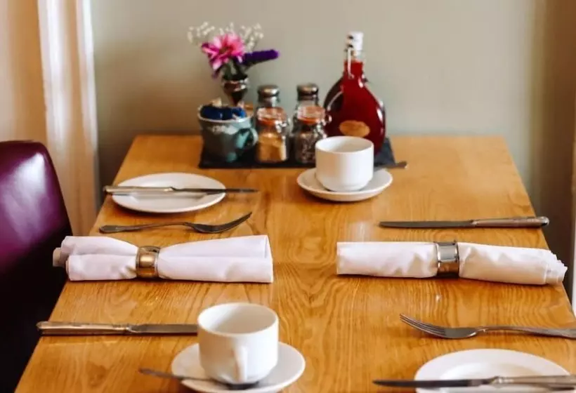 Aamiaismajoitus (B&B) Arosfa Harbourside Guesthouse