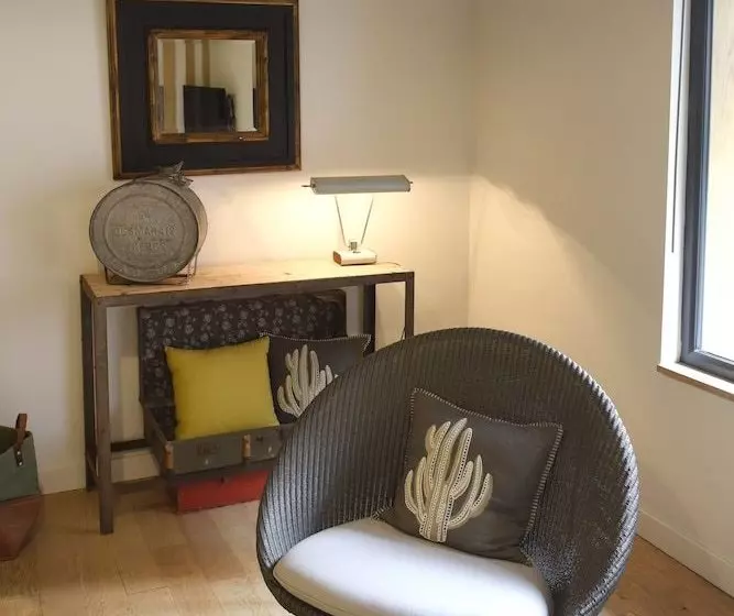 Aamiaismajoitus (B&B) L'atelier De K Lou