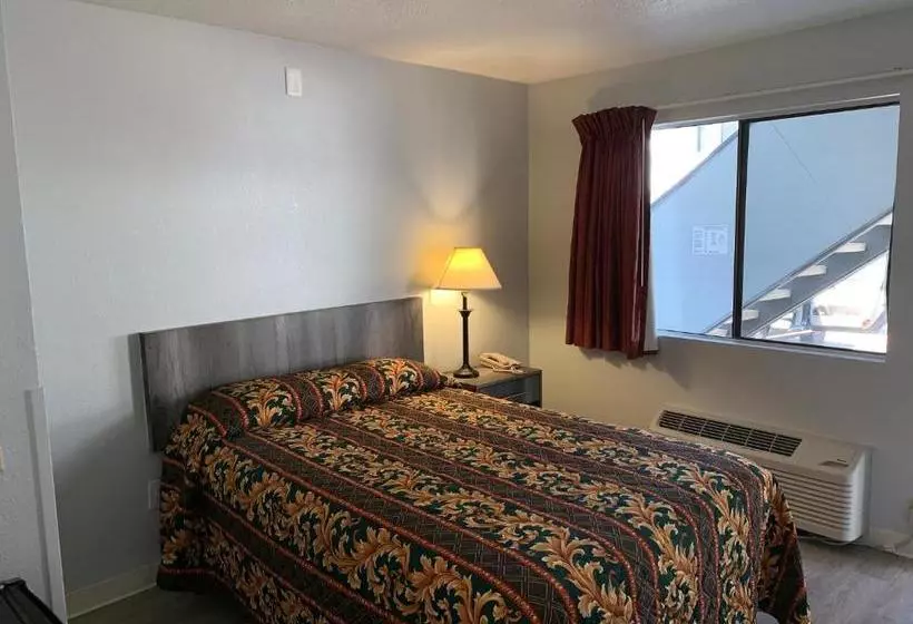 Ez 8 Motel Old Town