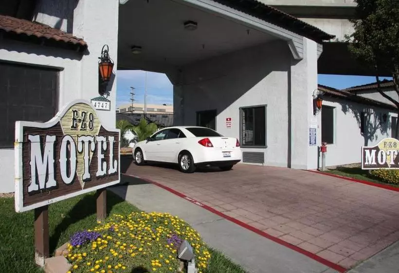 Ez 8 Motel Old Town