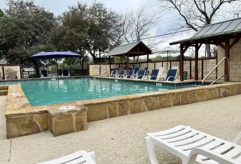 Gruene Cottages