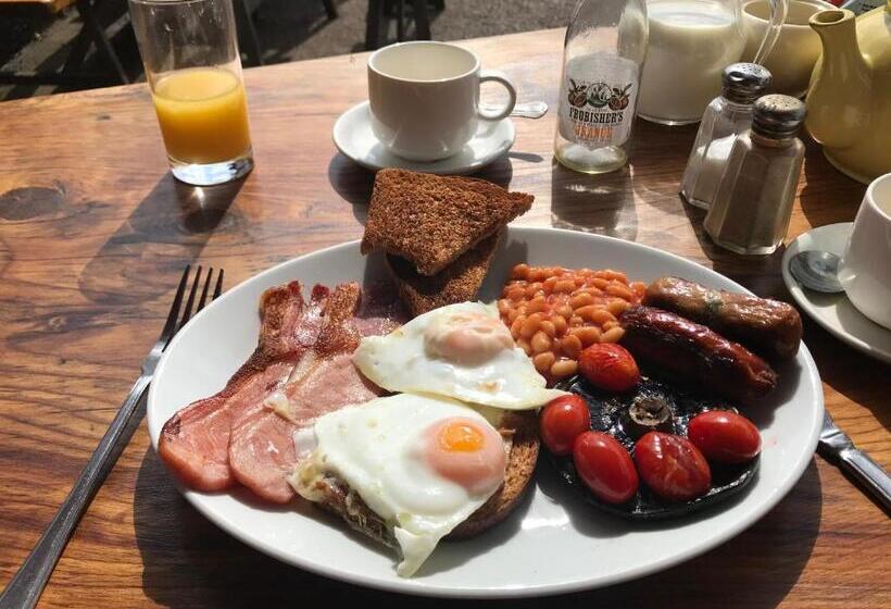 Hostal Rose And Crown At Redmarley