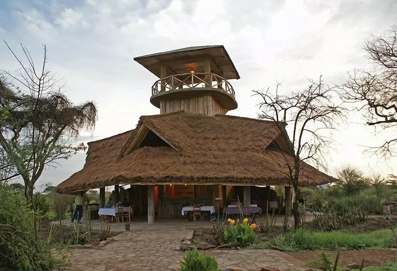 هتل Robanda Safari Camp