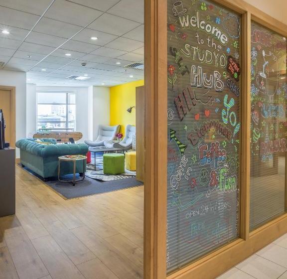 هتل Studyo By Bridgestreet, Canary Wharf