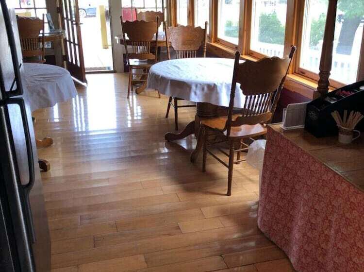 ペンション Central House Inn