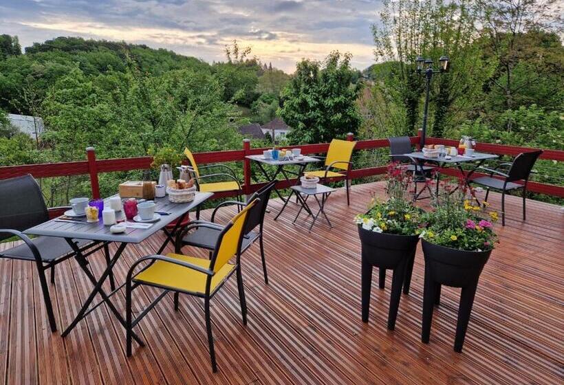 مبيت وإفطار La Bayardine