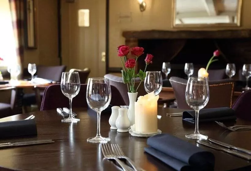 Hostal Recruiting Sergeant