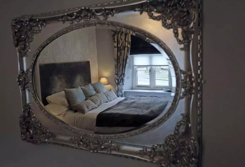 Hostal Recruiting Sergeant