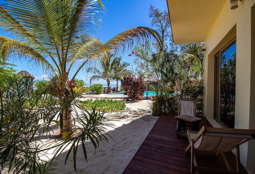 Отель Clove Island Villas & Spa