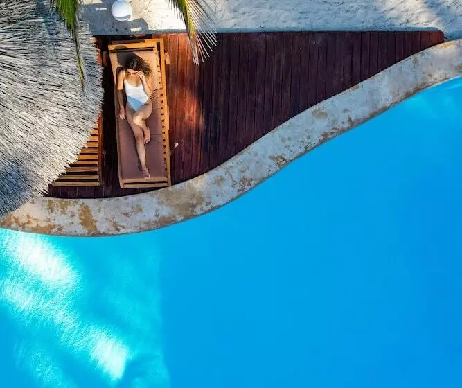 ホテル Clove Island Villas & Spa