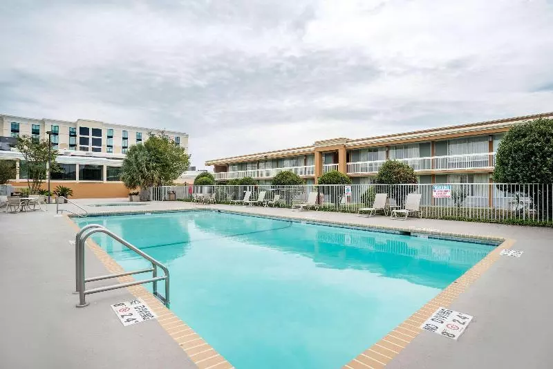 ホテル Quality Inn Baton Rouge East I12
