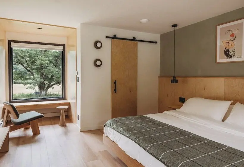 ホテル The Lodge At West River