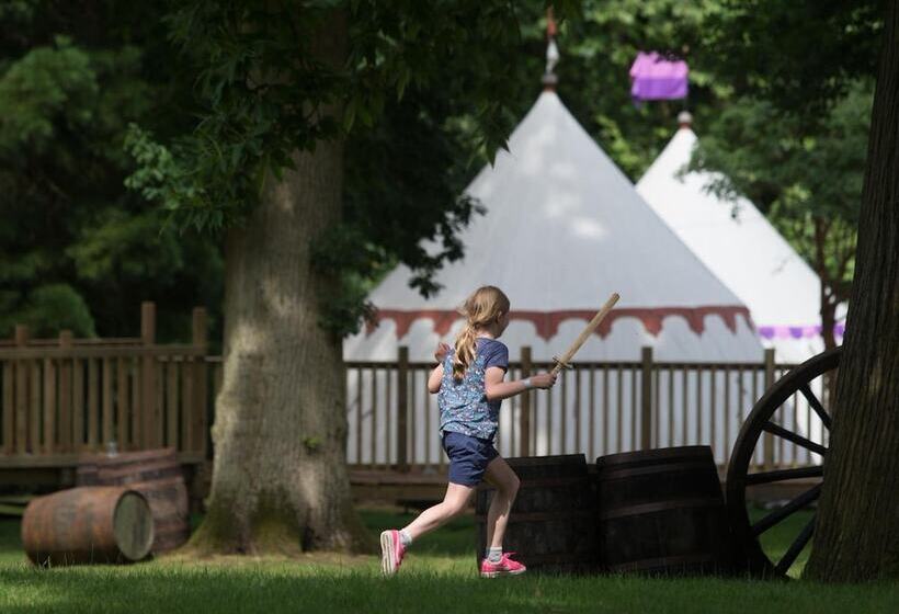 Warwick Castle Hotel And Knight S Village