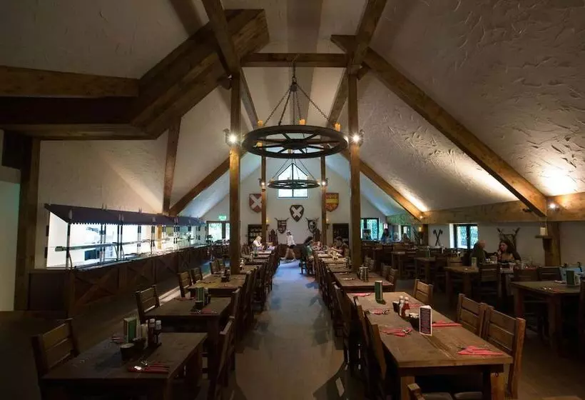 Warwick Castle Hotel And Knight S Village