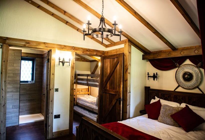 Warwick Castle Hotel And Knight S Village