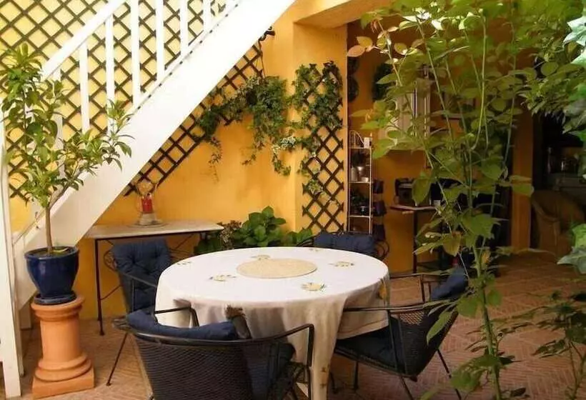 La Maison De Rose   B&b