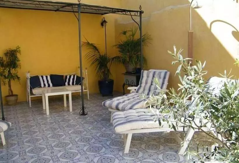 La Maison De Rose   B&b