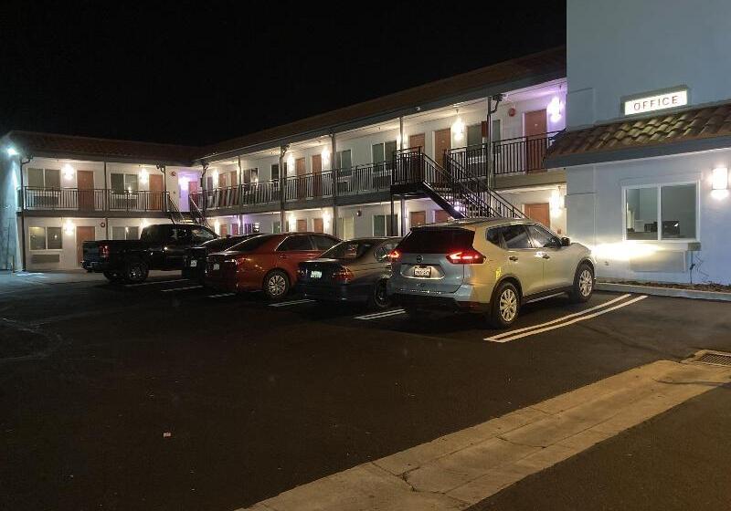 汽车旅馆 Pasadena Lodge