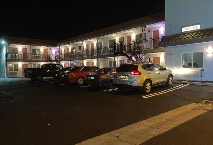 Motelli Pasadena Lodge