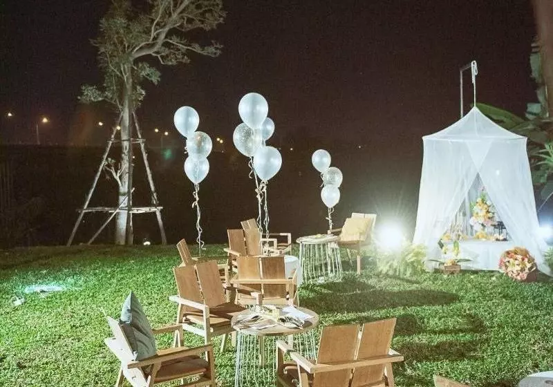 ペンション White Wall Riverfront