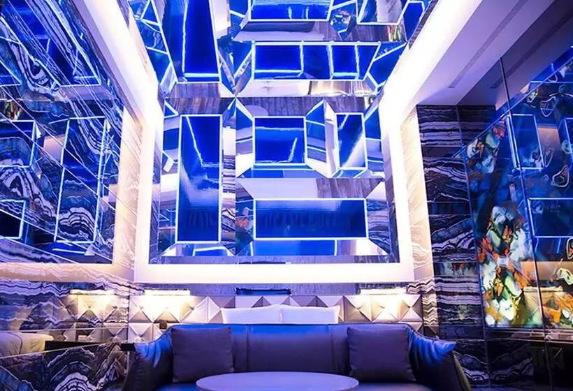 Royal Group Motel Fengshan Branch