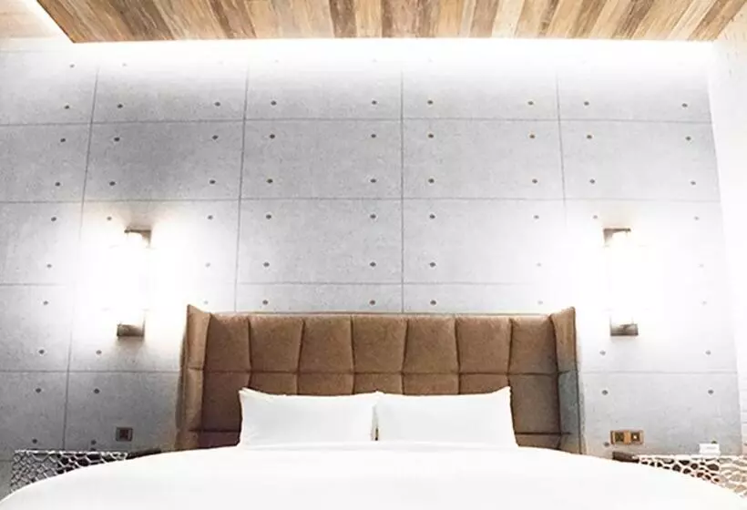 Royal Group Motel Fengshan Branch