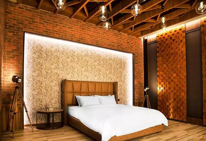 Royal Group Motel Fengshan Branch