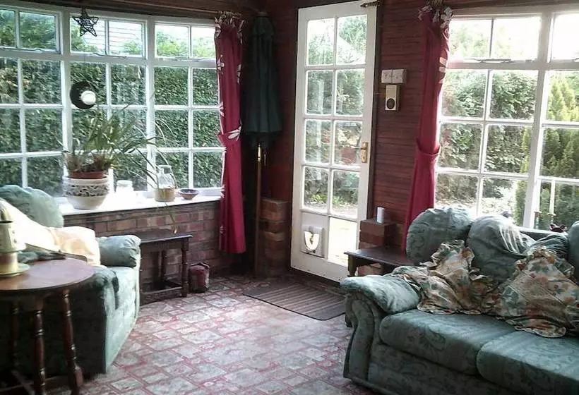 Wheatsheaf House Bed & Breakfast